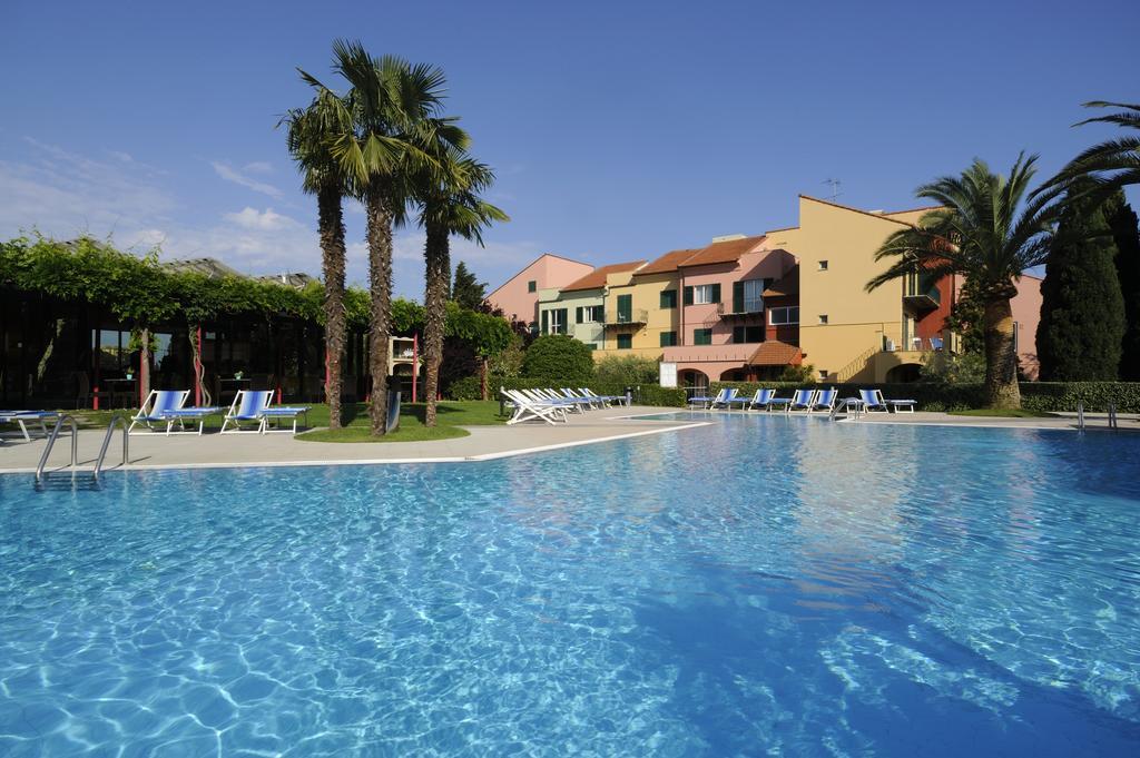 Residence I Cormorani Лоано Экстерьер фото