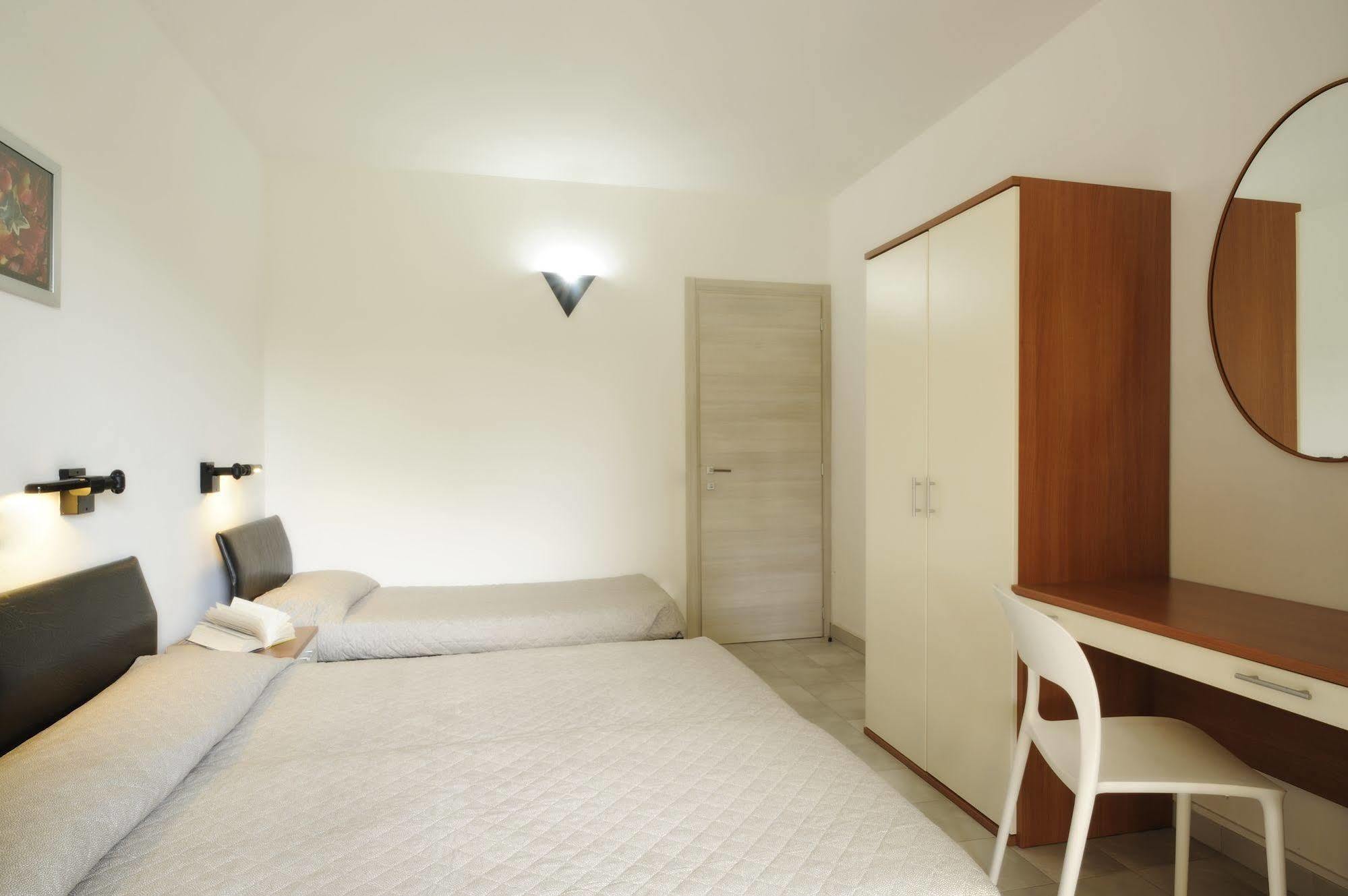 Residence I Cormorani Лоано Экстерьер фото